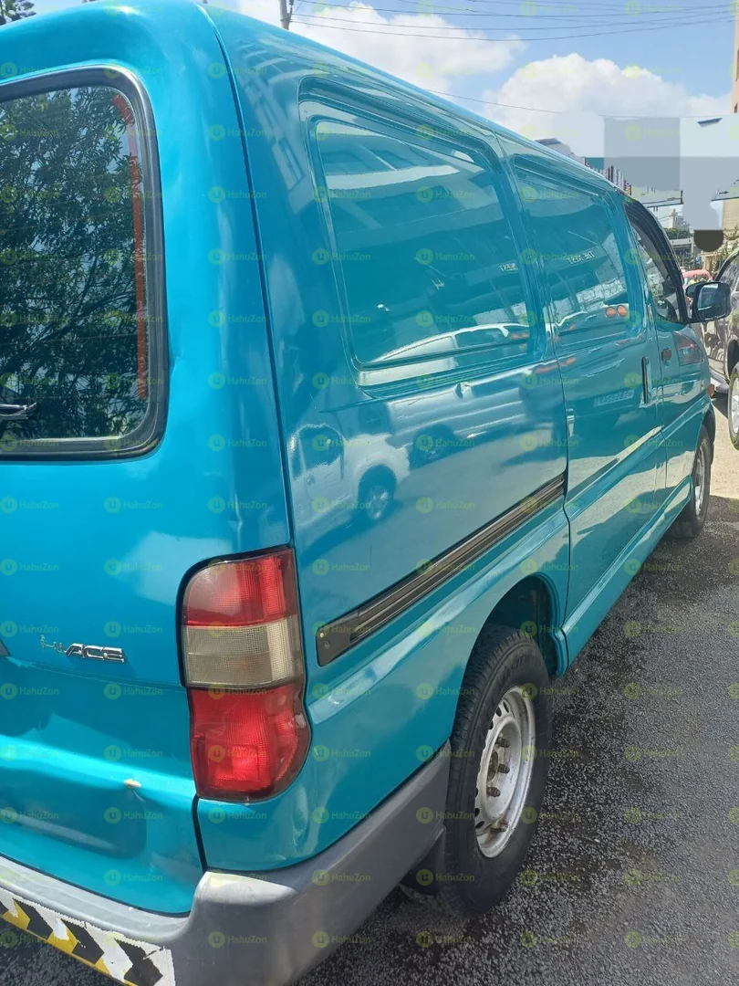 2003 Moel-Toyota Hiace Dolphin