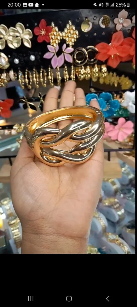 የእጅ አንባር