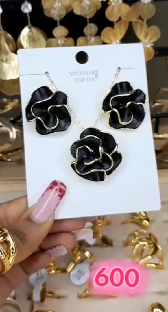 2 ፒስ የአንገትና የጆሮ ጌጥ