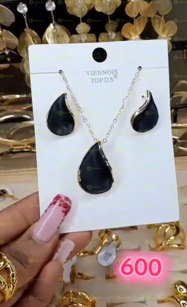 2 ፒስ የአንገትና የጆሮ ጌጥ