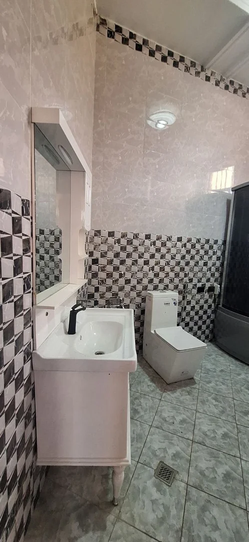 250 ካሬ የሚሸጥ G+4 ህንጻ በቦሌ