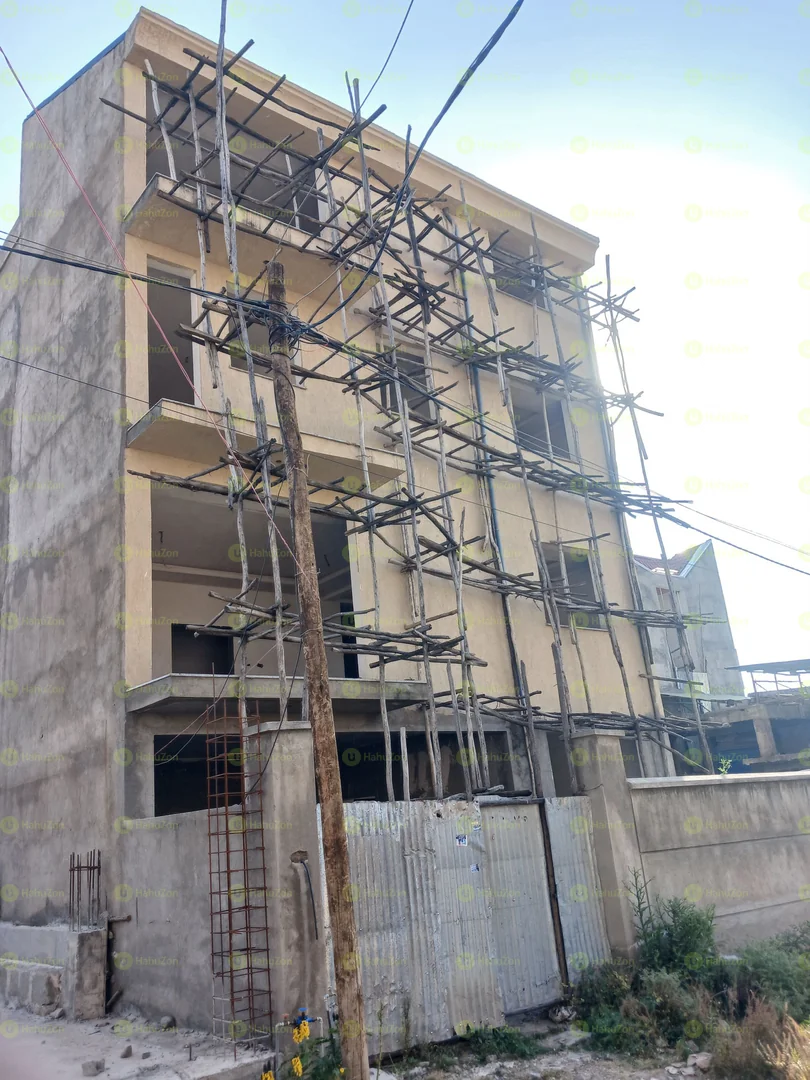 125 ካሬ የሚሸጥ G+2  ቤት በቦሌ አራብሳ