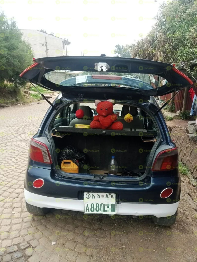 2000 Model-Toyota Vitz