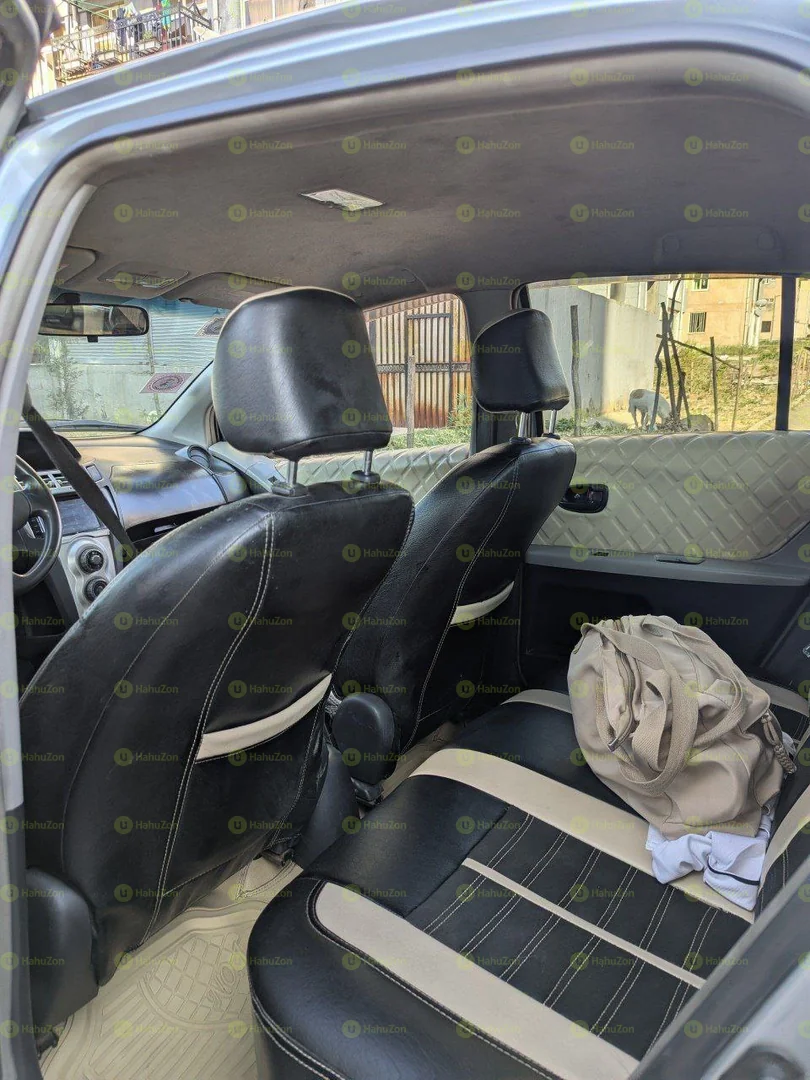 2009 Model-Toyota Yaris Compact