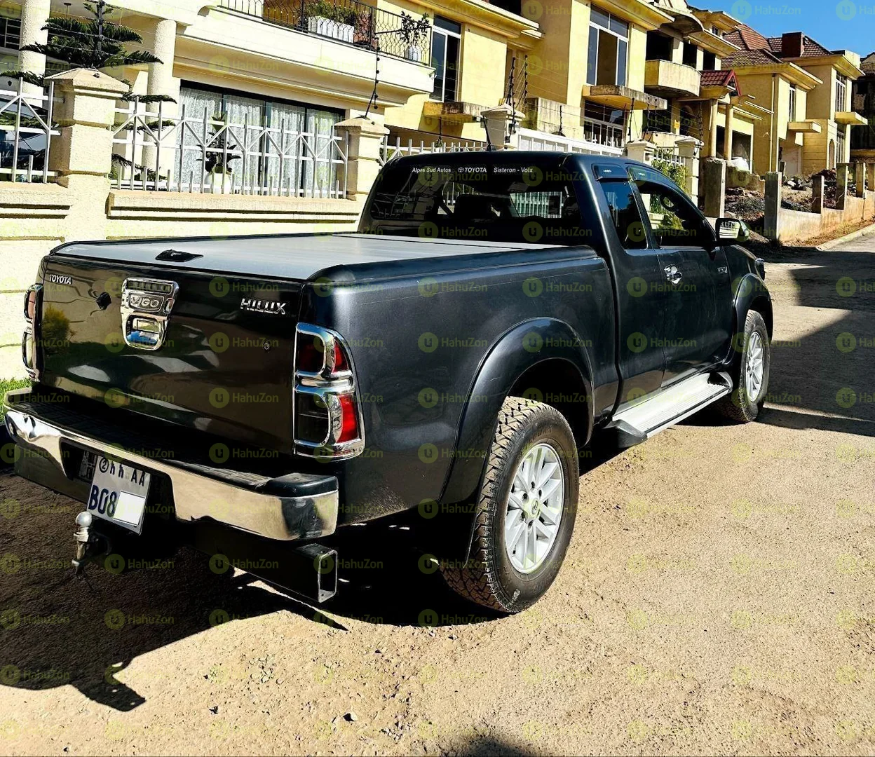 2014 Model-Toyota Hilux