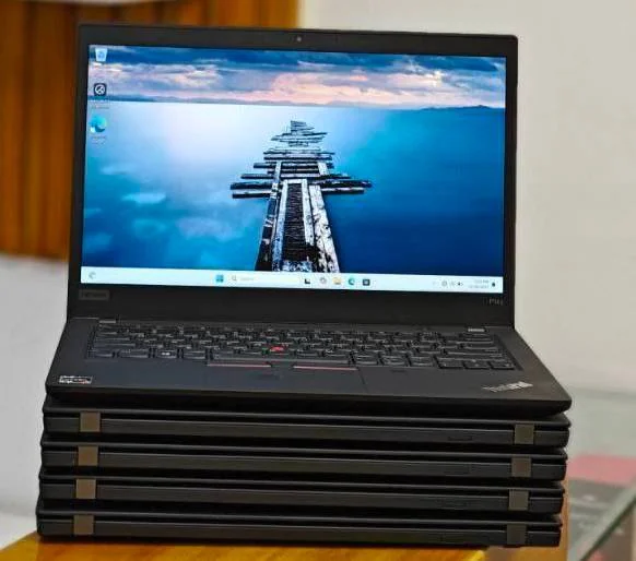 LENOVO Thinkpad P14s Workstation Laptop