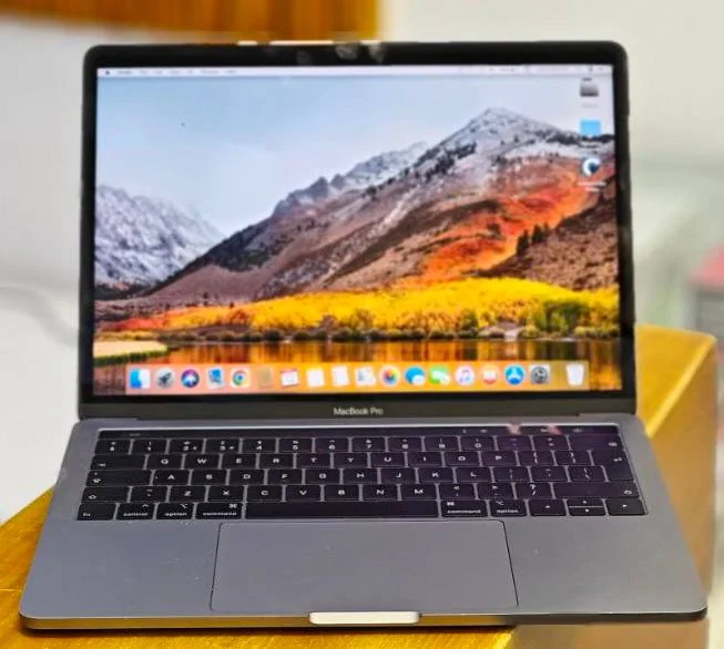 Macbook pro  2019 13.3 inch
