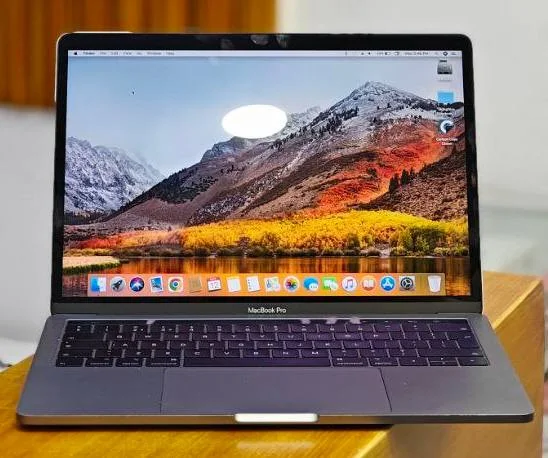 Macbook pro  2019 13.3 inch