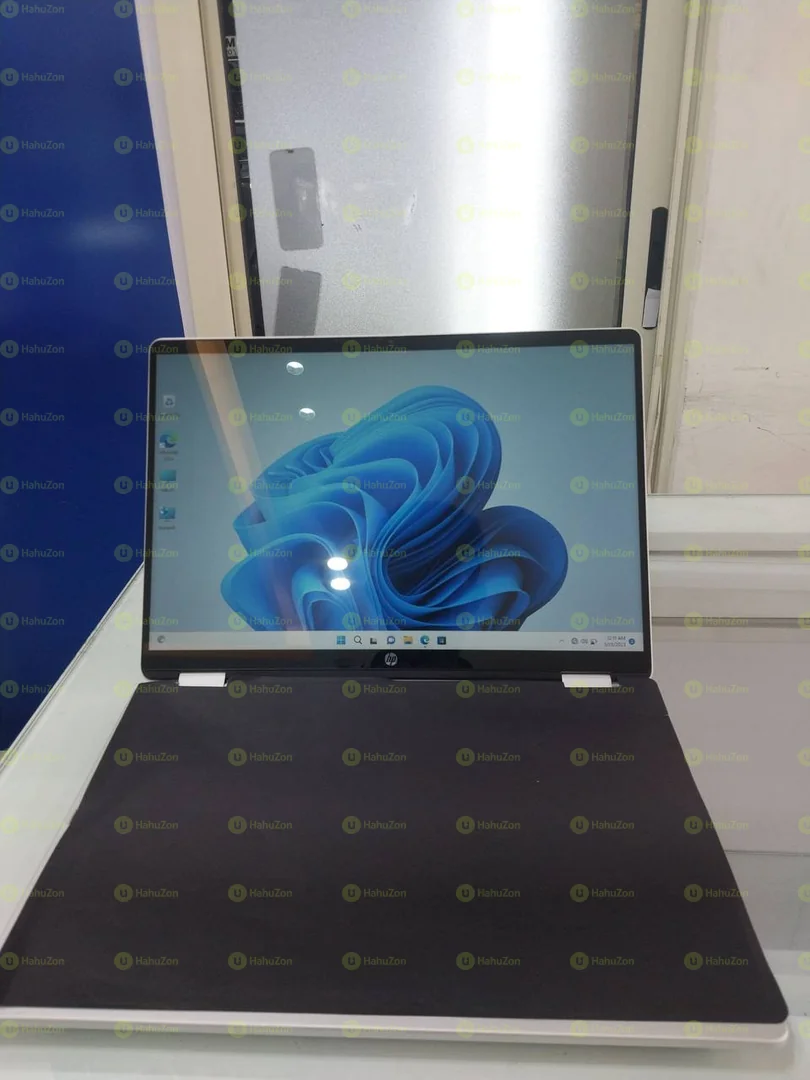 HP OmniBook 5 Flip Touch & 2-in-1 Intel Core 7 150U Laptop