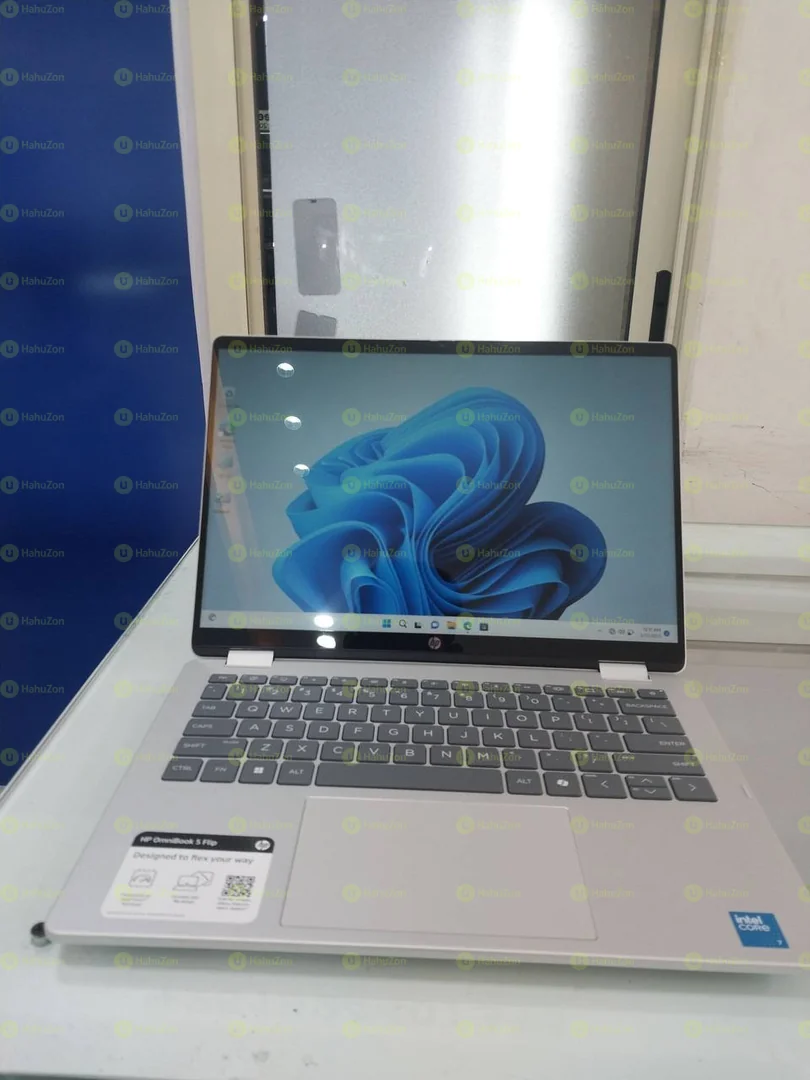 HP OmniBook 5 Flip Touch & 2-in-1 Intel Core 7 150U Laptop