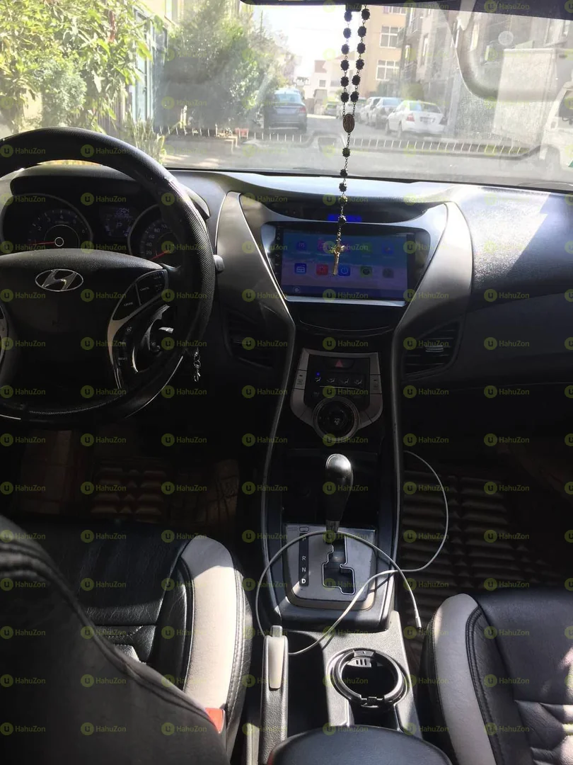 2013 Model-Hyundai Elantra