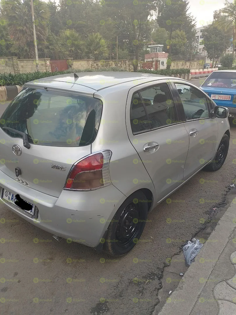 2007 Model-Toyota Yaris Compact