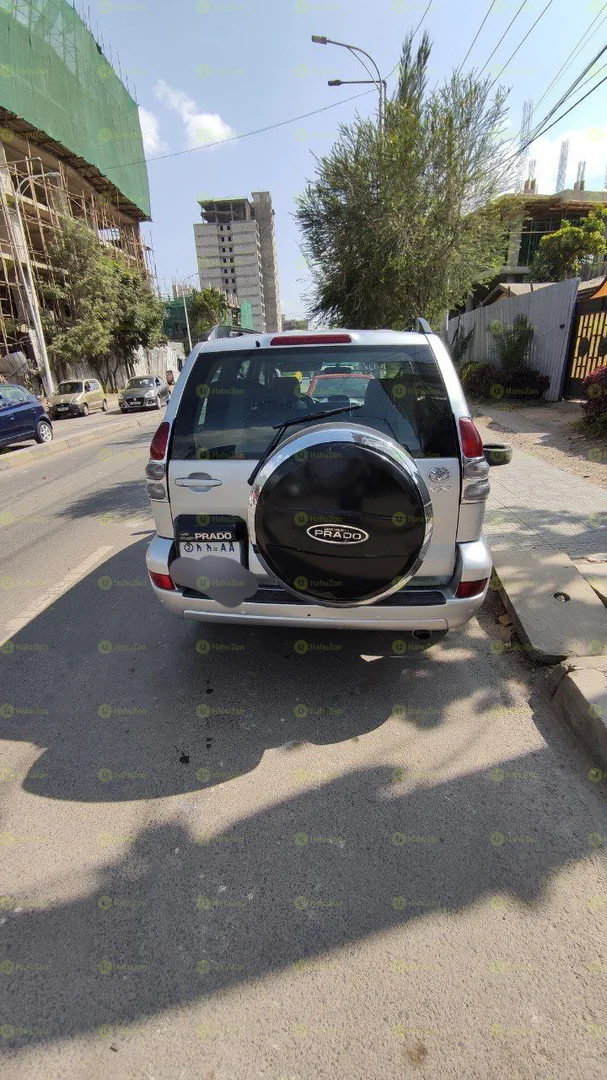 2005 Model-Toyota Landcruser Prado