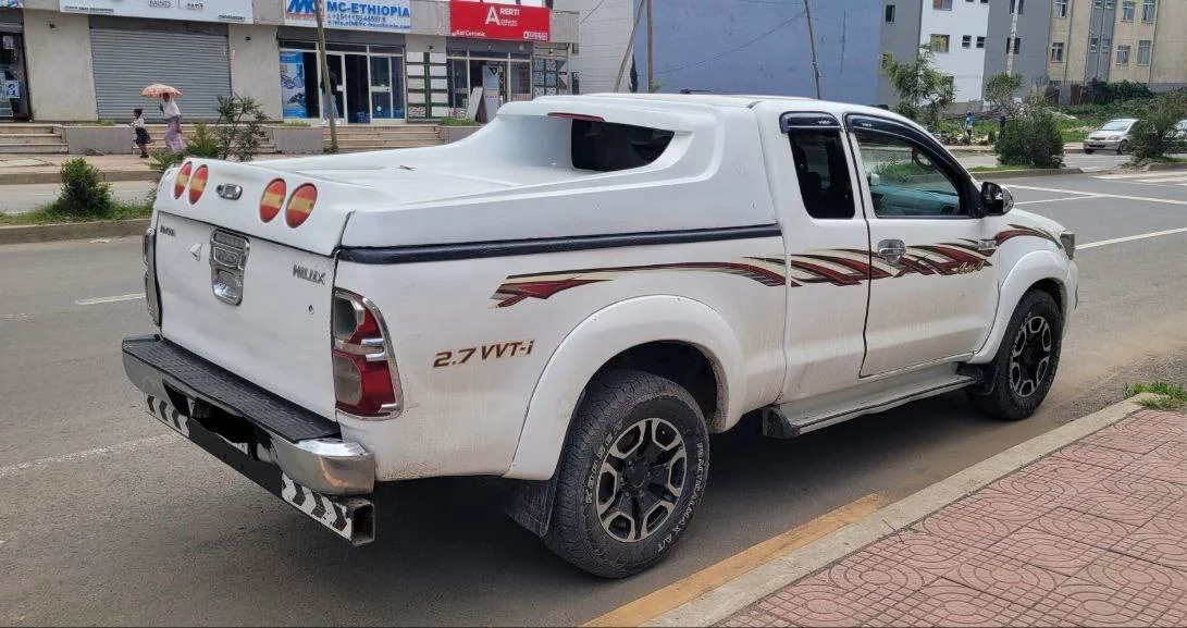 2013 Model-Toyota Hilux King Cab