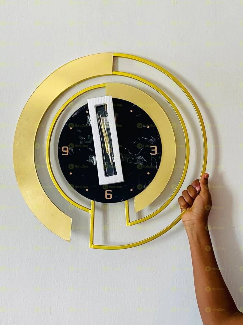 Circle Metal Wall Clock for Living Room