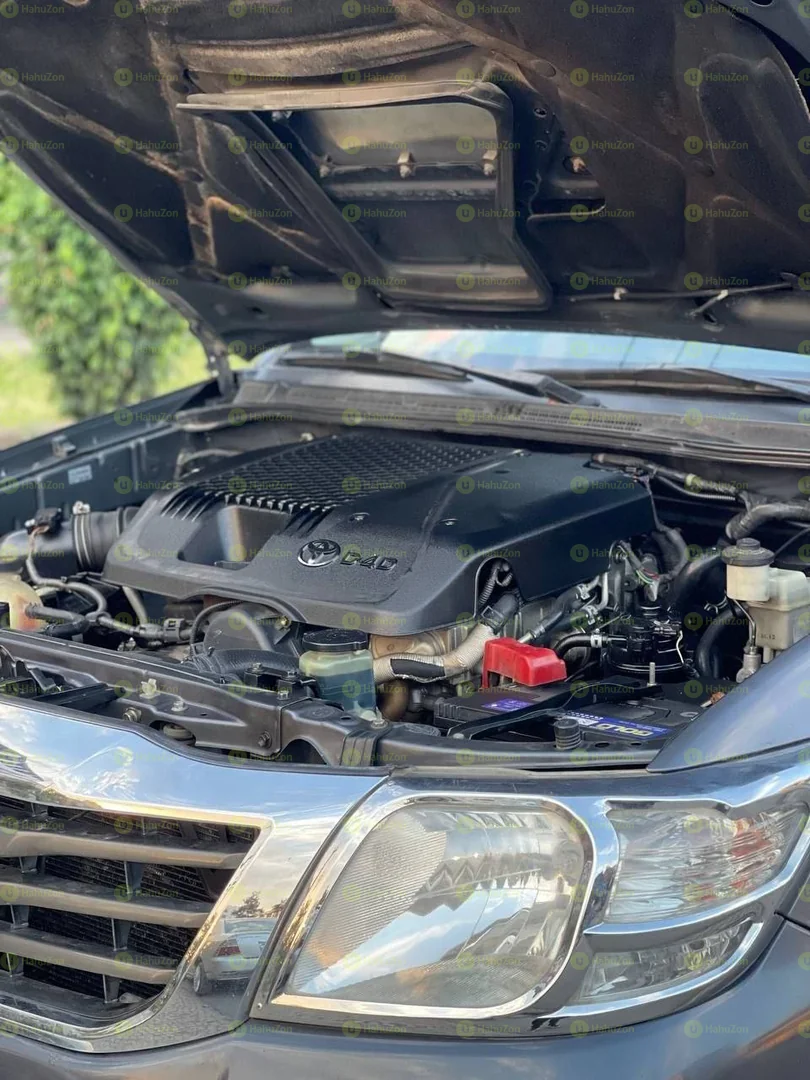 2013 Model-Toyota Hilux King Cab