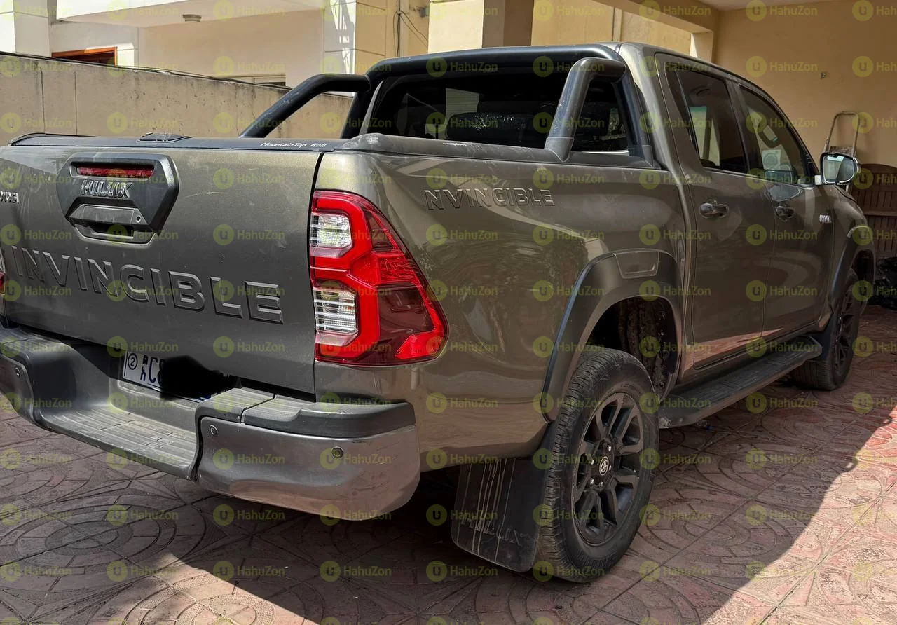 2022 Model-Toyota Hilux Invincible