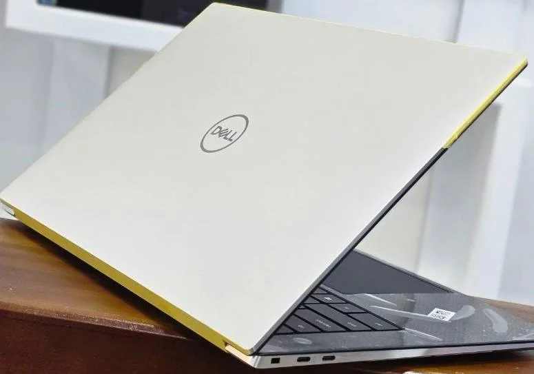 Dell XPS 15 9520 Intel R Core I9-12900Hk Laptop