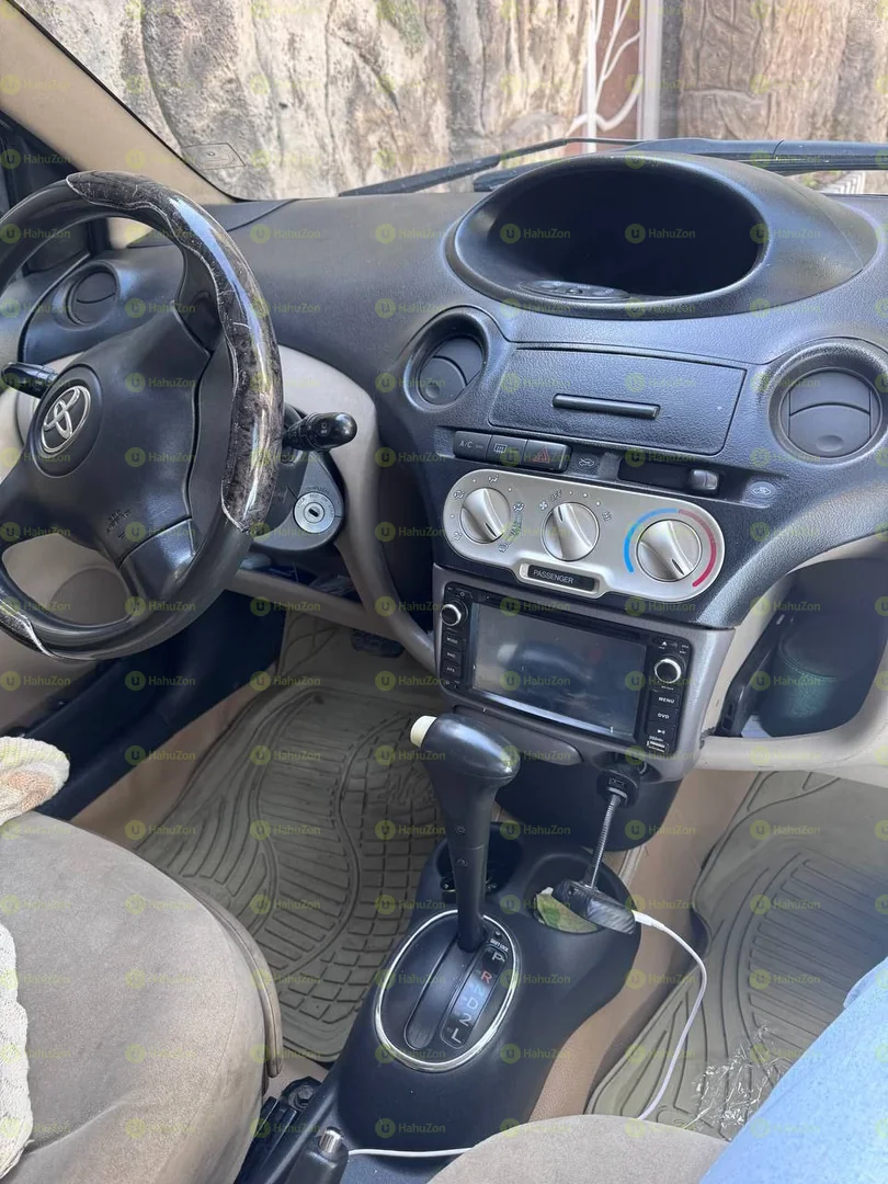 2004 Model-Toyota Vitz