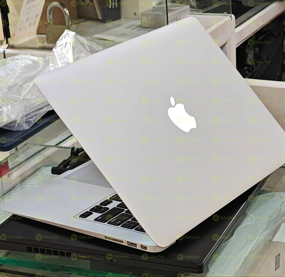 Apple Macbook Air 2017 Core i7 Laptop