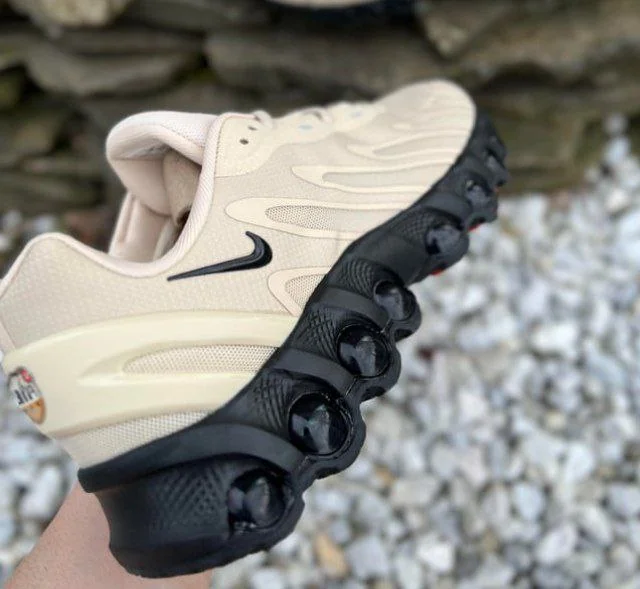 Nike Air Max DN 8 Tan Sail beige Low Top Men's Shoes