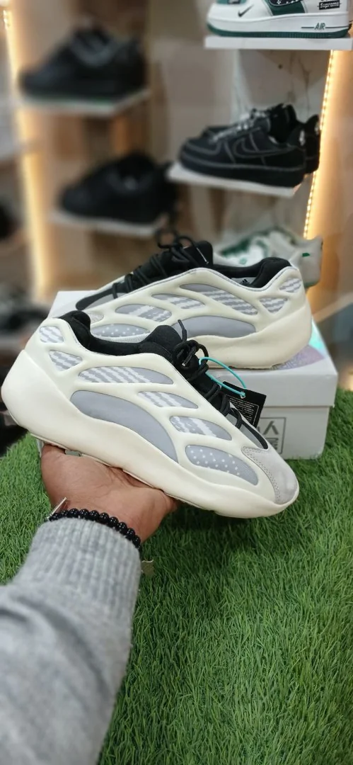 Adidas Eazy 700 Men's Shoes