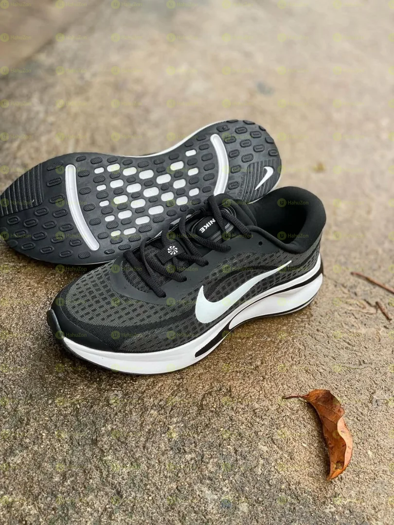 Nike Confiride Men's Shoes