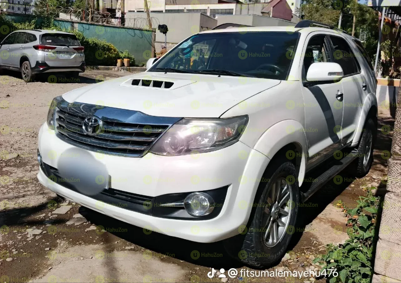 2015 Model-Toyota Fortuner