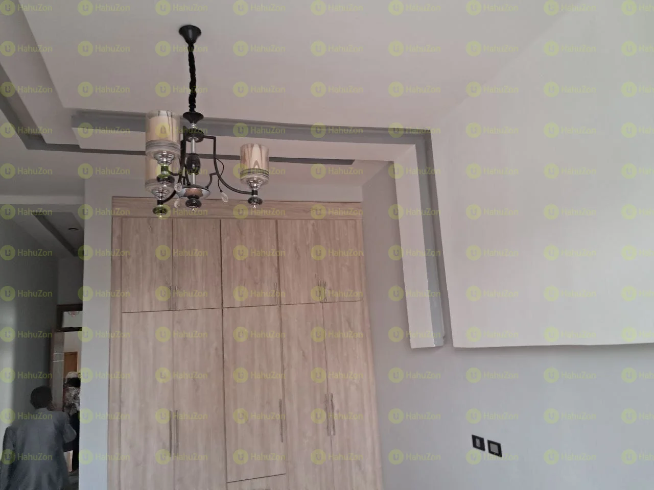 240 ካሬ የሚሸጥ ቪላ ቤት በኮተቤ 02