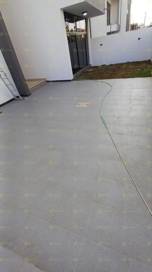 250 ካሬ የሚሸጥ G+2 ቤት በሴኤምሲ