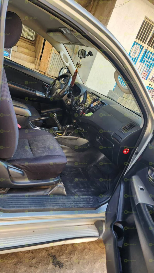 2015 Model-Toyota Hilux King Cab