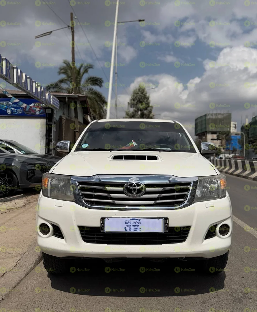 2013 Model-Toyota Hilux Extra Cab