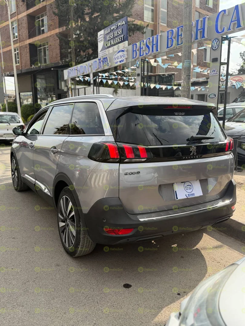 2020 Model-Peugeot 5008
