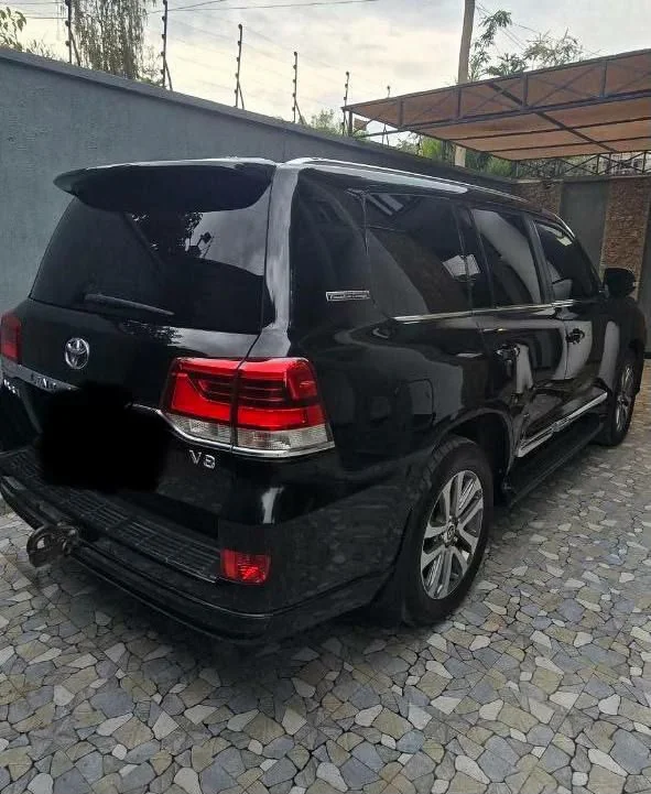 2020 Model-Toyota Landcruiser