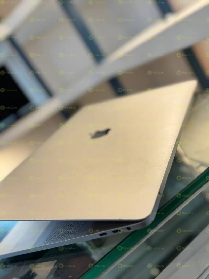 Apple MacBook Pro Intel core i7 Laptop