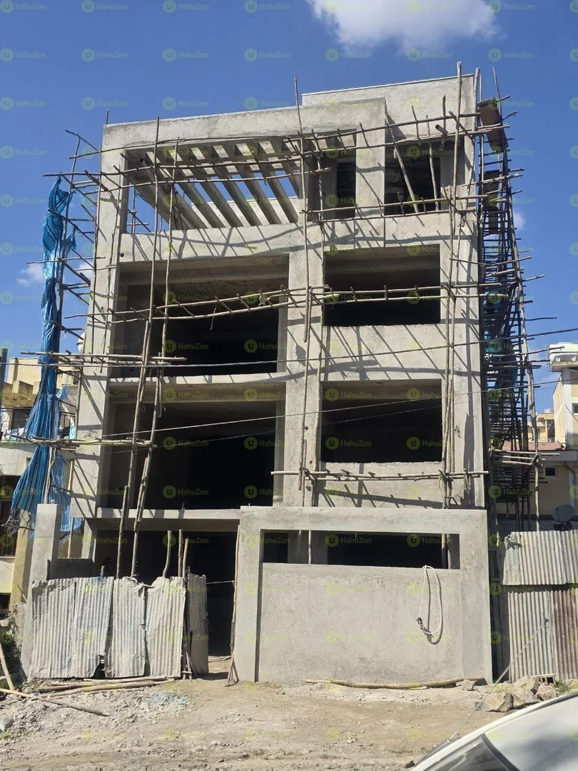 175 ካሬ የሚሸጥ ቤት በሰሚት ዋሽንግተን