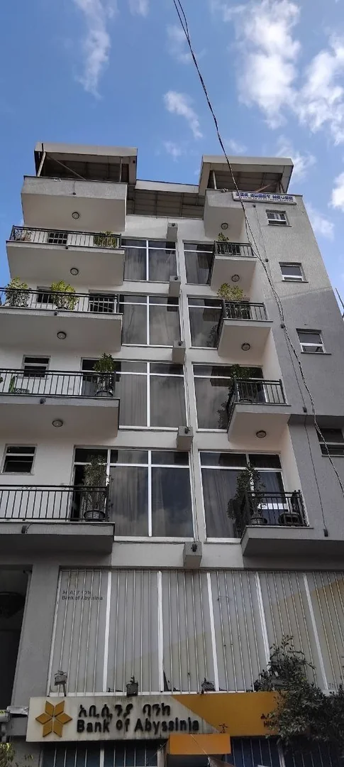 270 ካሬ የሚሸጥ G+6 ህንጻ በቦሌ ሚካኤል