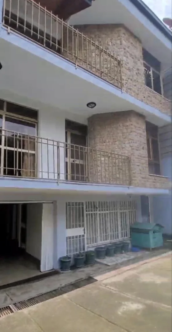 175 ካሬ የሚሸጥ ቤት በቦሌ