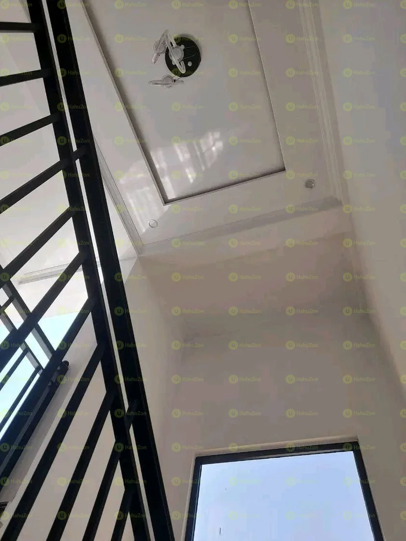 75 ካሬ የሚሸጥ G+3 ቤት በሰሚት 72