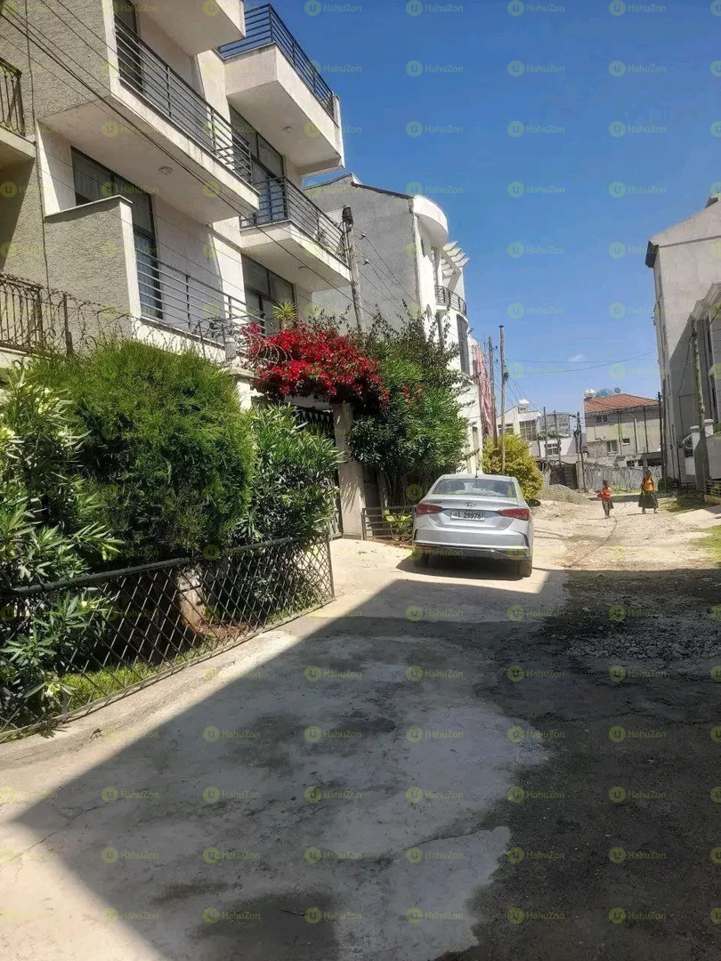 150 ካሬ የሚሸጥ ቤት በአያት