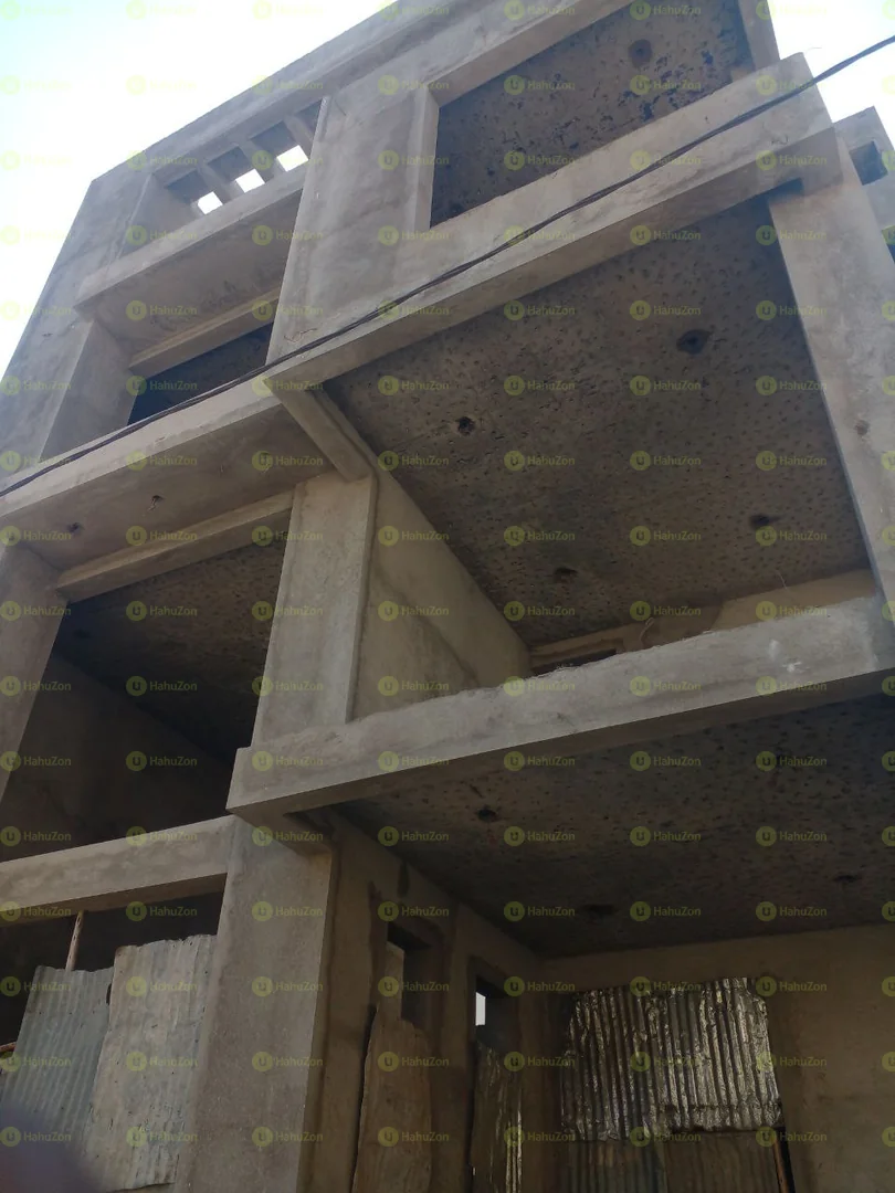 200 ካሬ የሚሸጥ G+3 ቤት በሰሚት ፍየል ቤት አካባቢ