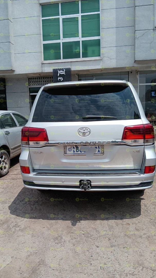2009 Model-Toyota LandCruiser V8