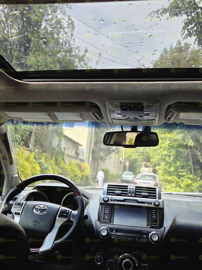 2016 Model-Toyota Landcruiser Prado