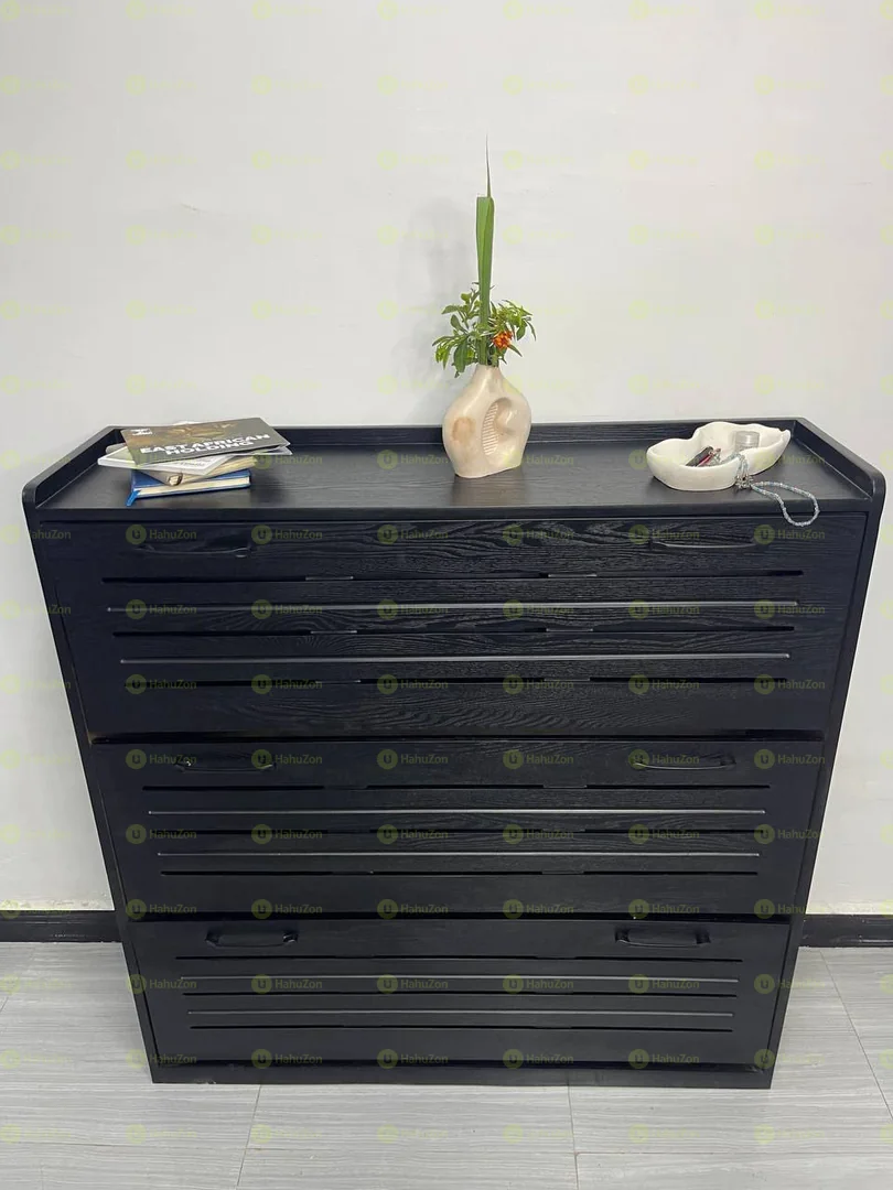 ክላሲክ የጫማ መደርደሪያ