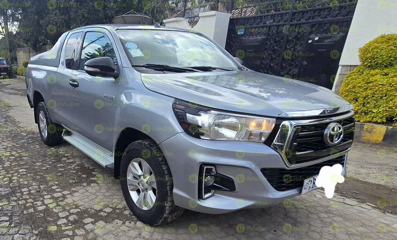 2017 Model-Toyota Hilux Extra Cab