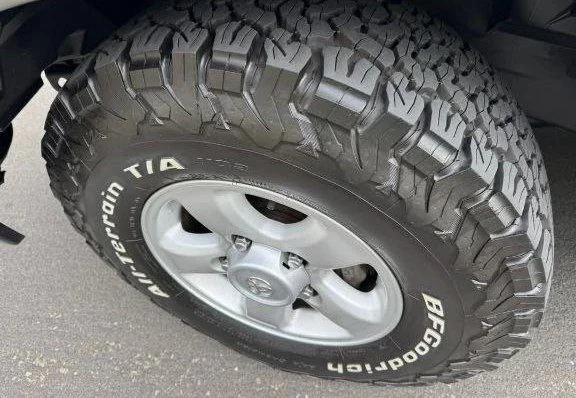 2003 Model-Toyota Land Cruiser V8