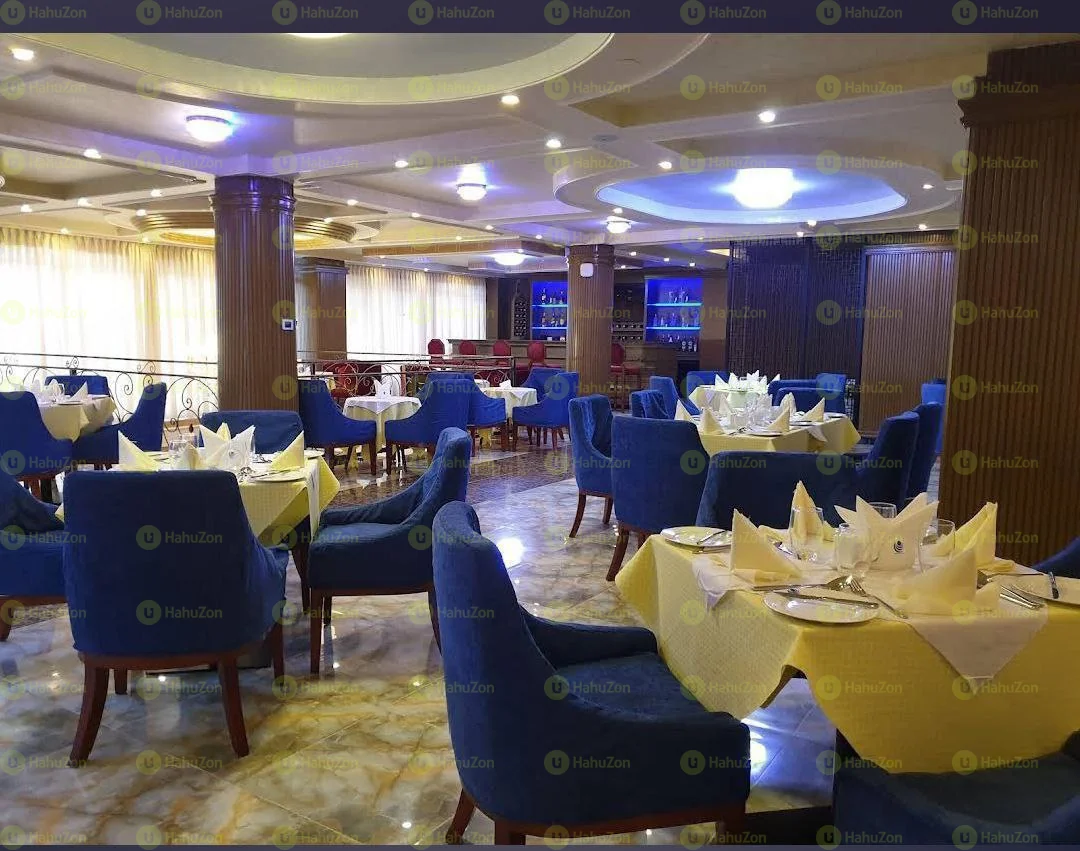 300 ካሬ የሚሸጥ B+G+8+Terrace ባለ 3 ኮኮብ ሆቴል በ22