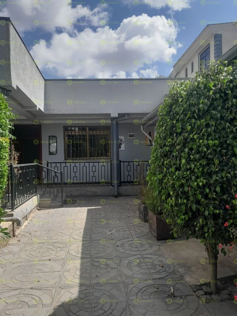 380 ካሬ የሚሸጥ ቪላ ቤት በCMC