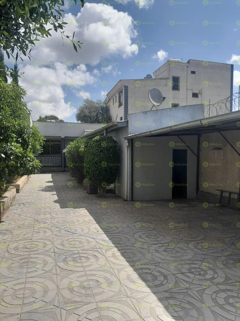 380 ካሬ የሚሸጥ ቪላ ቤት በCMC