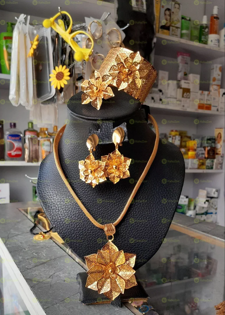 በአበሻ ልብስ የምደረግ ጌጥ